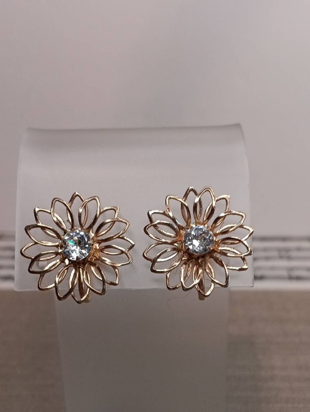 Gold Tone Lacy Flower Screw Back Earrings Vintage